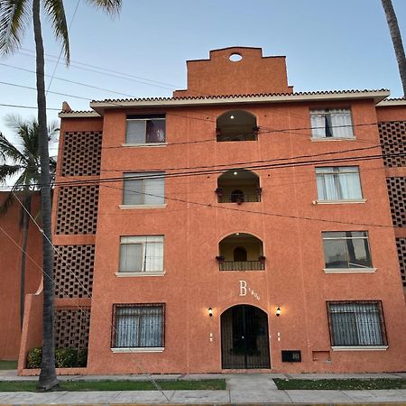 Zona dorada: amplio departamento para 12 Mazatlán Exterior foto
